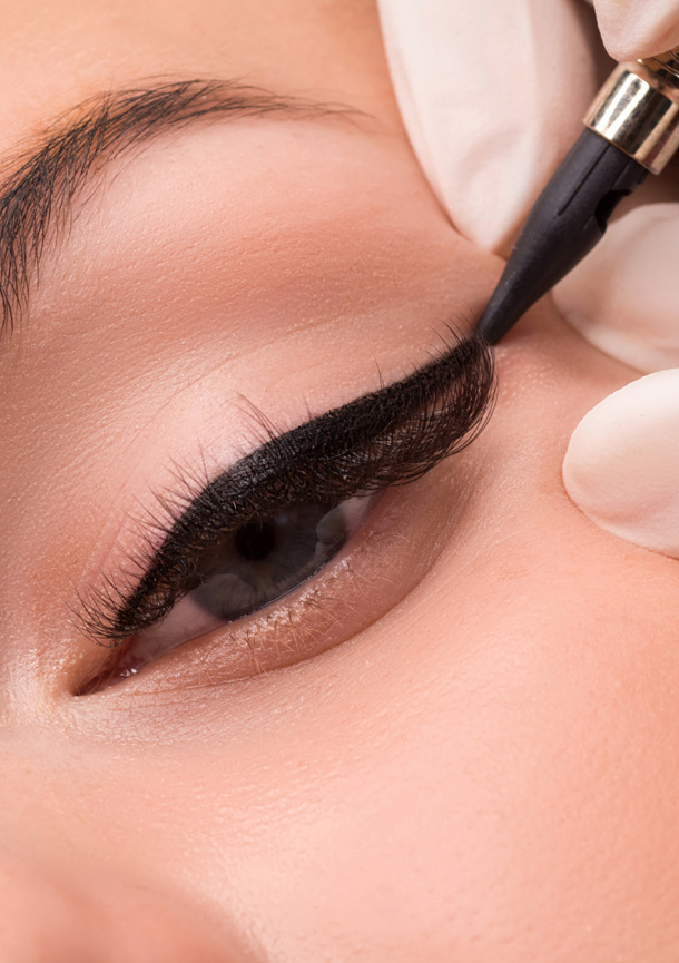 Permanente eyeliner laten aanbrengen